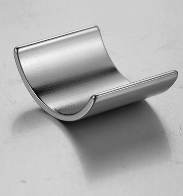 comprar A cola Epoxy preta forte dos ímãs do arco do neodímio do cilindro N42 de 4MM X de 2MM revestiu online manufacture