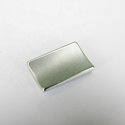 Alnico moldado 8 ímãs diametralmente magnetizados do neodímio para o motor da roda