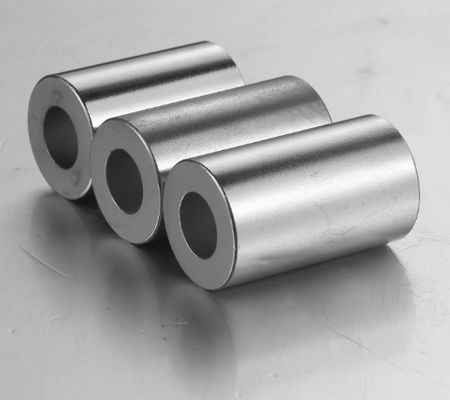 qualidade Grandes ímãs 0.8mm cilíndricos da terra rara de 0.3mm, grandes ímãs do neodímio N52 fábrica
