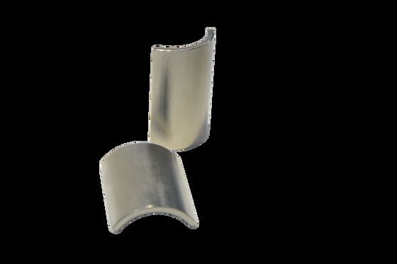 Bom preço Magnetos de arco NdFeB Coercividade 12-35 KOe on-line