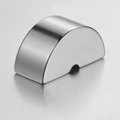 Bom preço Ímã pequeno de prata da terra rara, ímãs fortes do cubo N52 15 x 8mm on-line